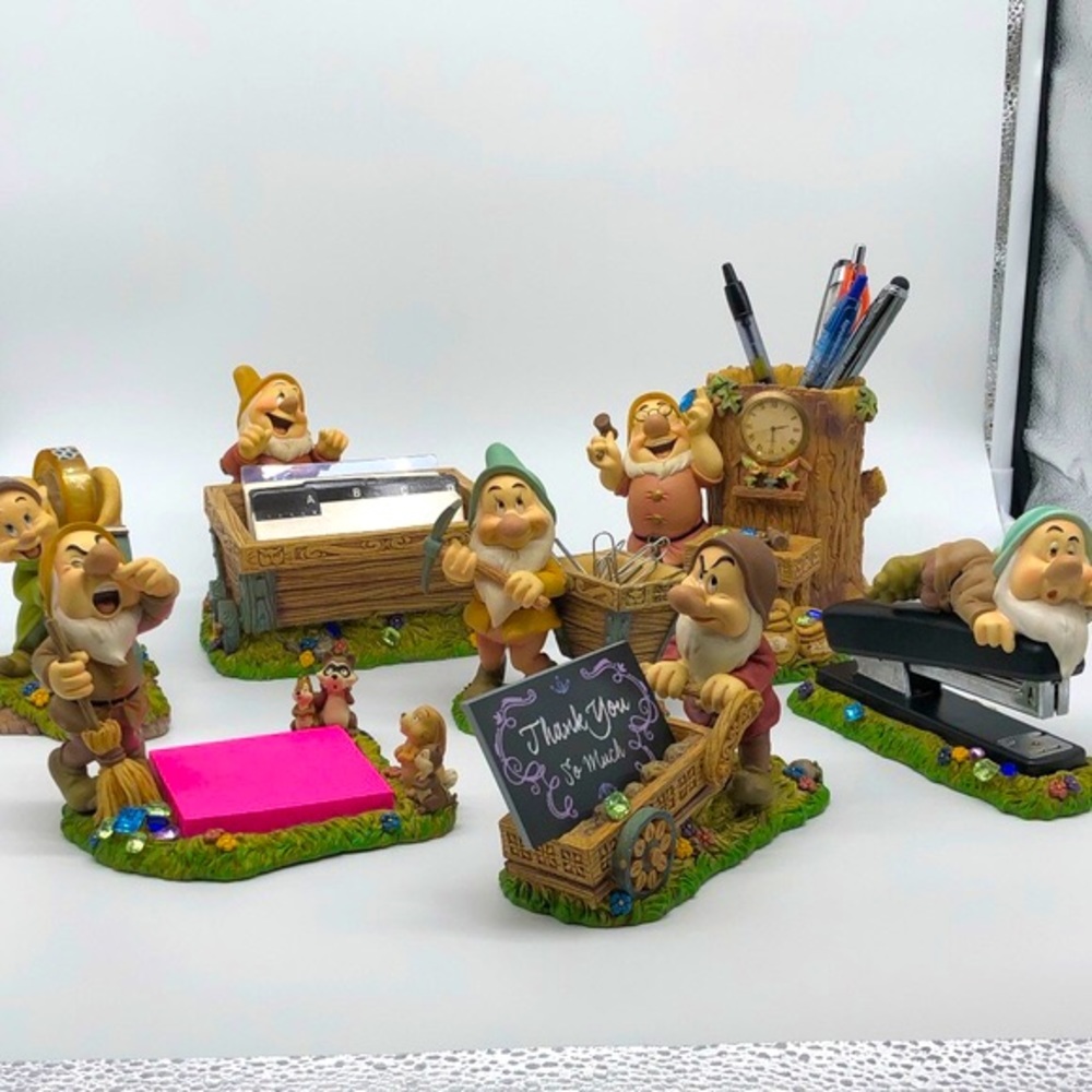 DISNEY SNOW WHITE & SEVEN DWARFS DESK SET 7 PIECES
